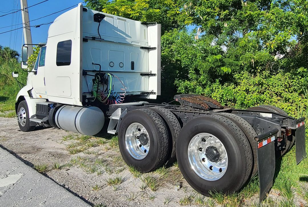 2015 INTERNATIONAL Prostar + 113 - Image 2